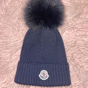 Girl’s Medium Moncler Beanie Blue Fox